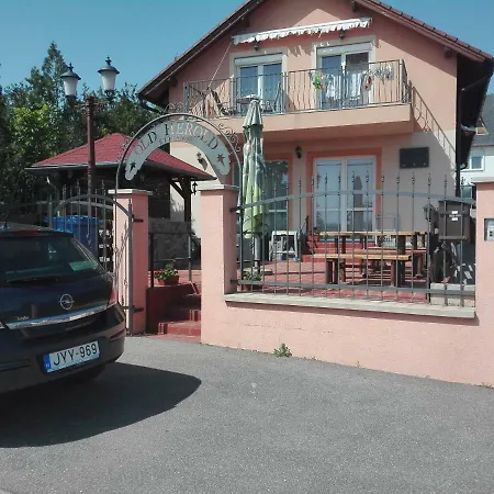 Ti-ni Apartman Apartment Csopak