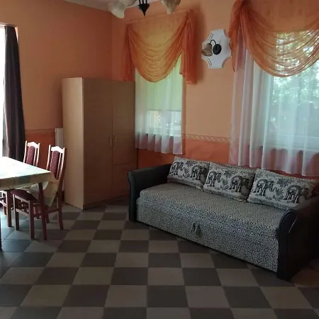 Ti-ni Apartman Apartment