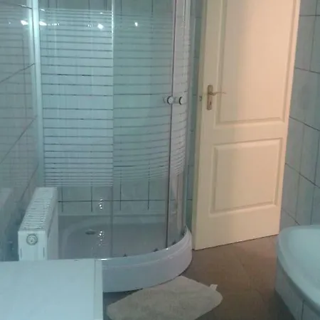 Ti-ni Apartman Apartment